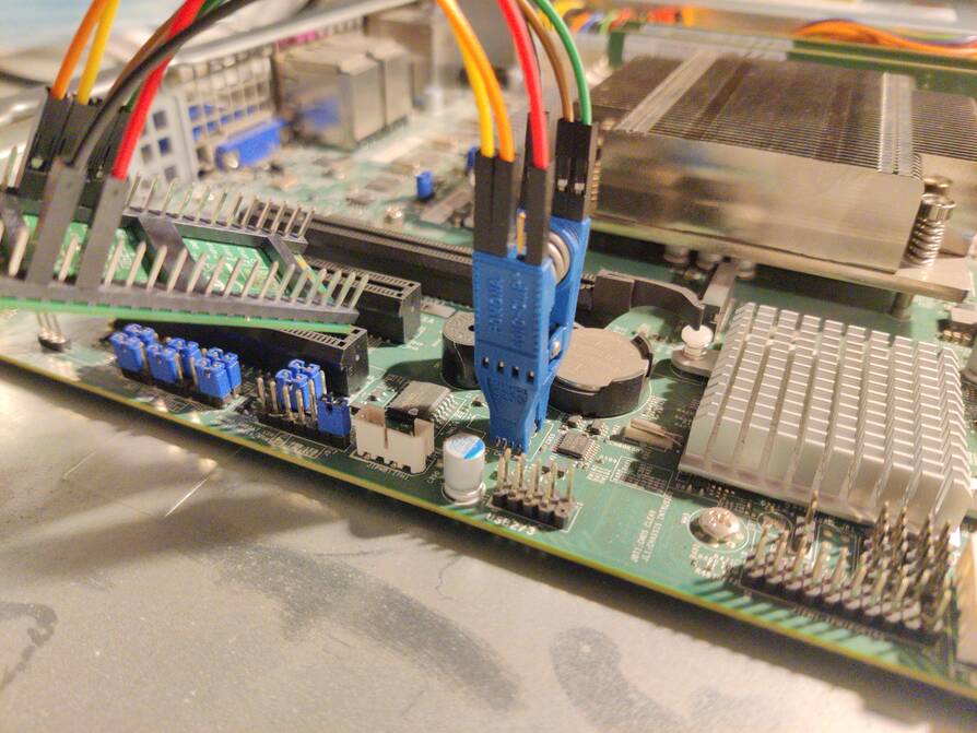Supermicro X11SSh-(LN4)F flash chip with programmer